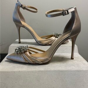 Jewel Badgley Mischka Silver Stiletto Heels, size 8 , NWOT, bedazzled